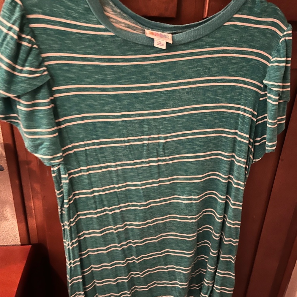 LULAROE OLIVE TEE, SIZE LARGE